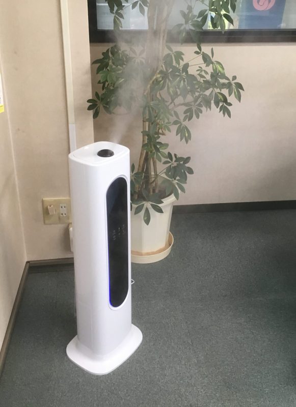 加湿器へ酸性電解水を水で2倍強に薄めて入れ、除菌効果でパワーアップ!