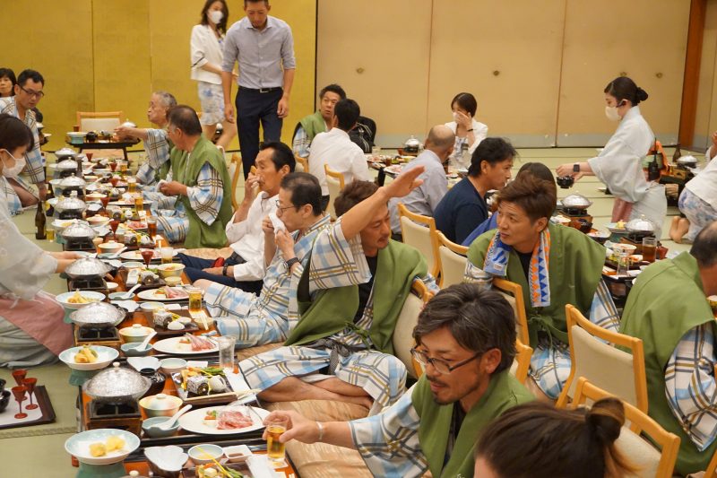 美味しいものを頂き、美味しいお酒を頂き、和やかに始まりました。