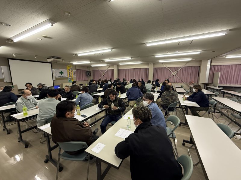 プロジェクトX旭川動物園の動画を基に4人グループになり思った事や感じたことなど意見を出し合いました.