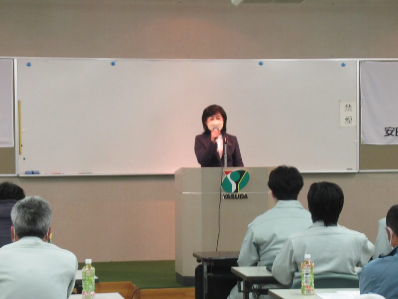 全体会議にて 社長、訓話。