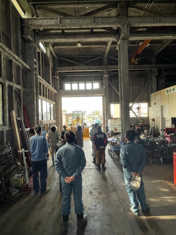 工場内でお祓いです!本社の左半分は実は工場になっています!!